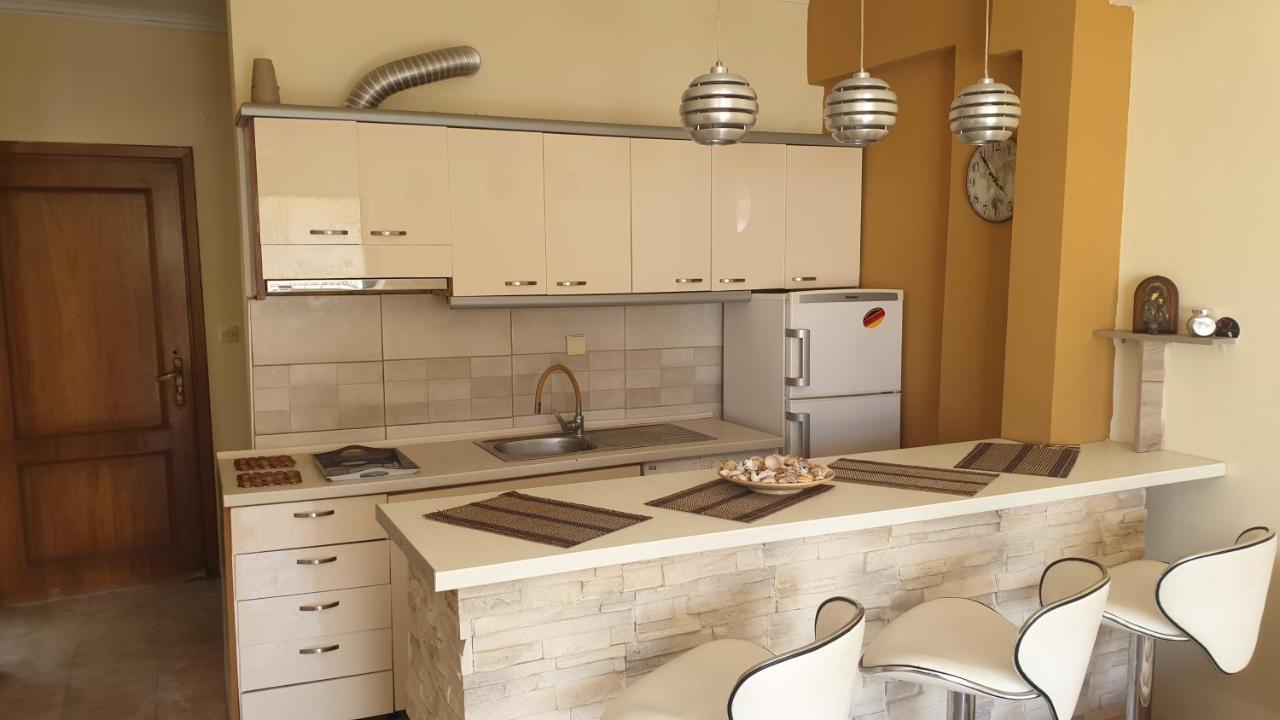 Gouris Appartements Nea Kallikrateia Exterior photo